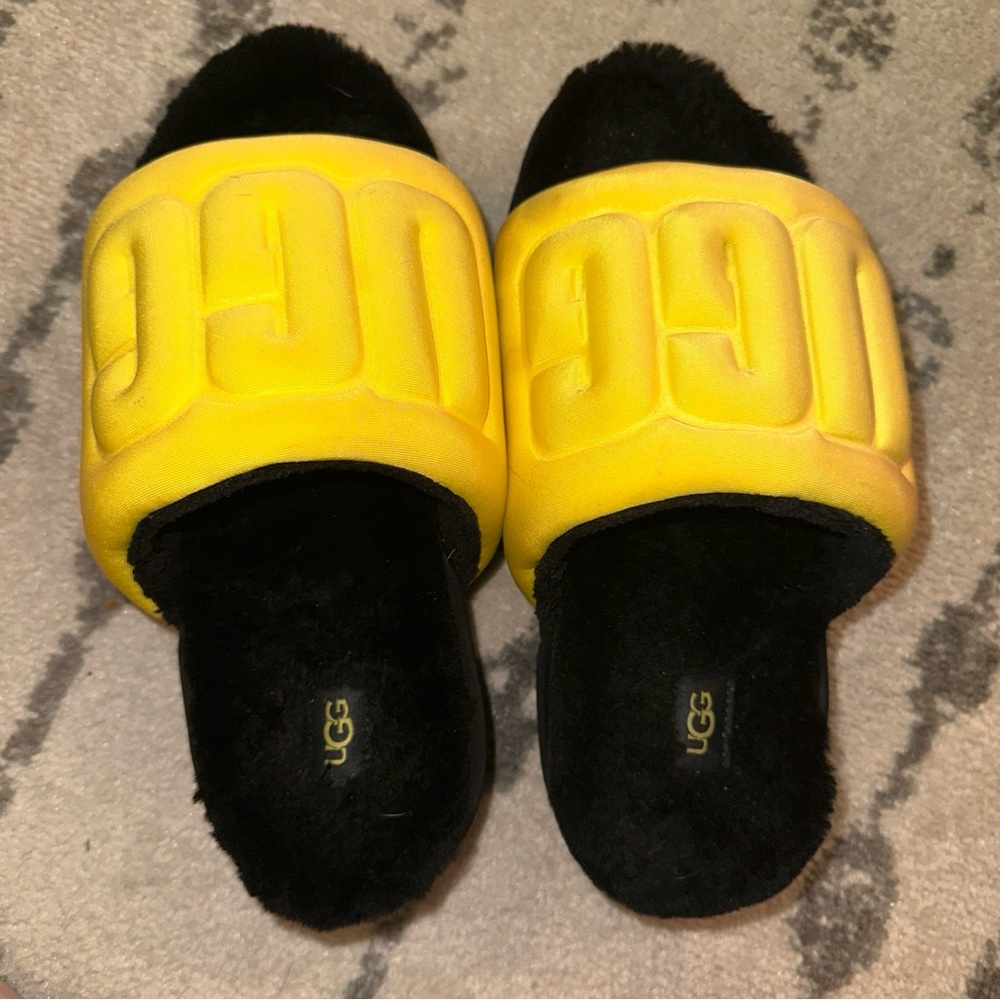 UGG Womens Size 9 Maxi Graphic Slide  1131992 Yellow Black Platform Slippers
